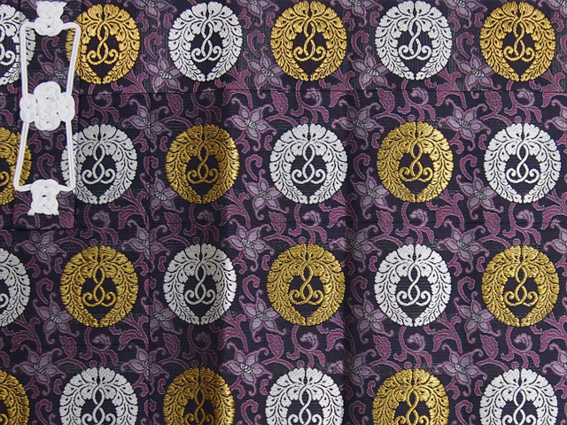 五条袈裟　紫　六藤紋